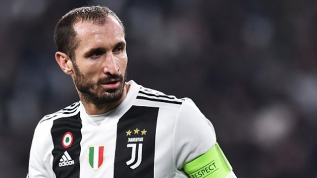 แทงบอลต่ำ-สูง